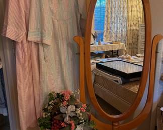 full length dressing mirror, MISS ELAINE seersucker robes