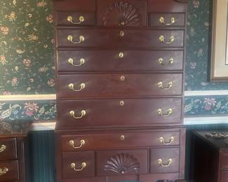 Absolutely beautiful highboy!  In great condition!