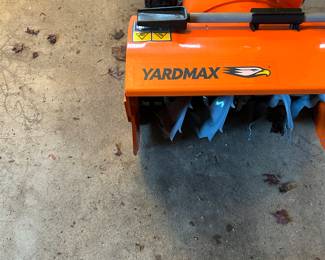 Yardmax  Snowblower