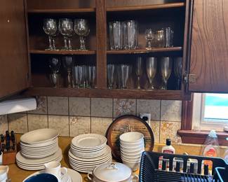 Plates , bowls , glassware