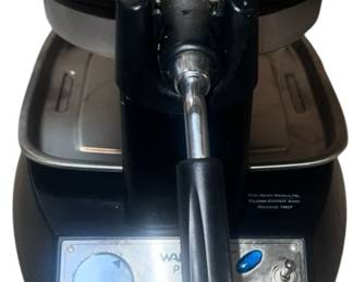 Waring Pro Round Waffle Maker w Tray 