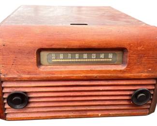 Vintage Victor Victrola Wood Tube Radio 