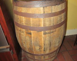 VTG oak whiskey barrel 35" tall