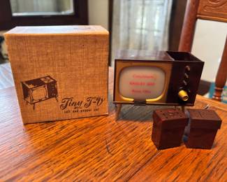 Tiny TV Salt and Pepper Set