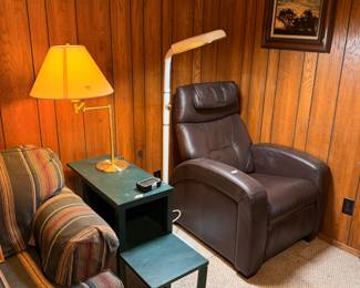 Electric recliner - great condition! 