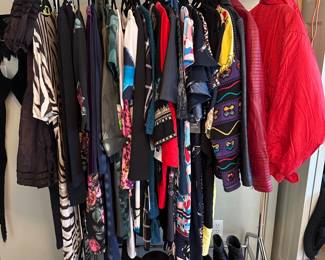 Nice selection of women’s clothing, many designer pieces and many new with tags.
