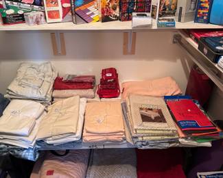 Games, tablecloths and blankets 