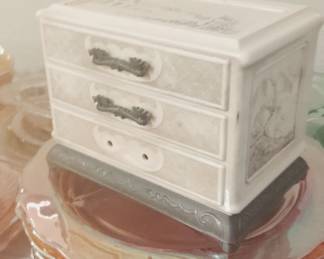 carved jewelry box vintage