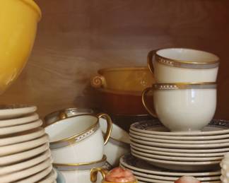 cups, salt and pepper