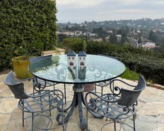 Outdoor metal patio furniture