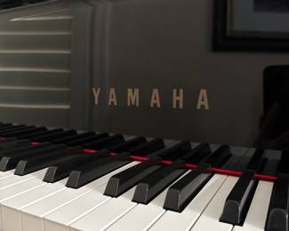 2005 Yamaha Baby Grand Piano in pristine condition. Made in Japan. Serial #6105314. 
