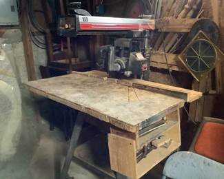 Radial arm saw great working condition 