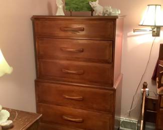 Bedroom Set 1,Chest 5 Drawer part of a 5 pc Bedroom suite (Full size bed) top has glass