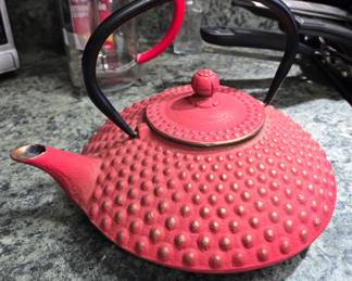 Cast-iron teapot