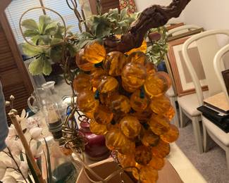 lucite grape swag lamp
Lights are not working 