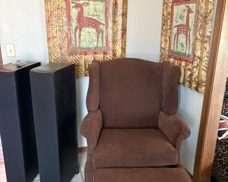 chair and ottoman, decor, speakers