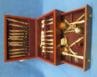 Lot 333. Tableware set marked "Hope Chest" and "Silver Wind"