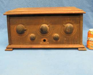 Lot 311. Monroe tabletop radio. For parts or repair.