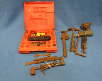 Lot 39. Hand tools and an air-powered sander