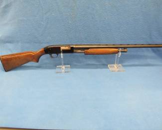 Lot 110. Mossberg Model 600AT 12-gauge pump shotgun. Includes three vent rib barrels. 26" imp. cyl., 28" mod., and a 30" full choke.