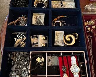 Jewelry some designer 