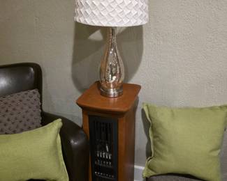 Table and lamp both are available