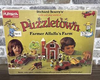 Playskool Richard Scarry's Puzzletown Farm Playset