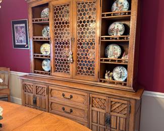 La Galerie by Thomasville China cabinet with hutch