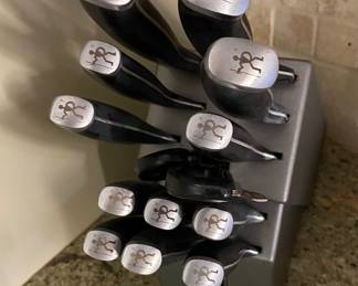 Henckels 13 piece graphite self sharpening block holder knife set