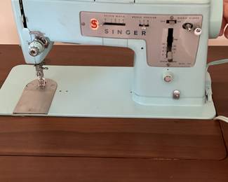 Singer sewing machine with cabinet Model 348