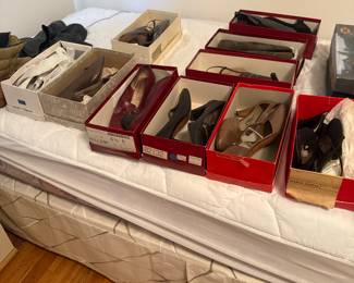 Salvatore Ferragamo, Rangoni, Keds, Charles Jordan, Ecco