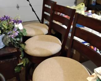 3 bar stools