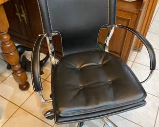 Black office chair 