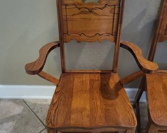 Vintage table with butterfly leaf and 4 chairs.