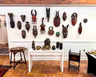A wide range of authentic ceremonial / ritual masks from Côte d'Ivoire, Mali, Democratic Republic of the Congo, Burkina Faso and more from mid-20th century.