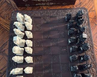 Korean chess set with board and storage case 