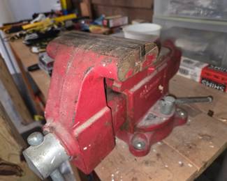 Bench Vise