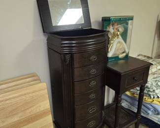 Jewelry armoire
