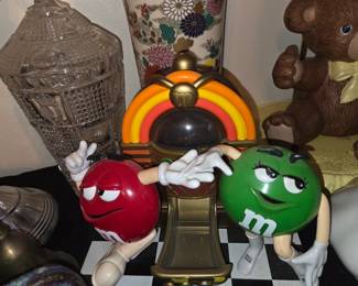 M & M's jukebox cafe