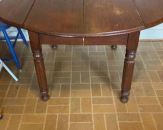 Vintage Dark Wood Oval Drop-Leaf Dining Table