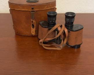 Vintage US Army Signal Corps Binoculars with Hard Leather Carry Case and Strap