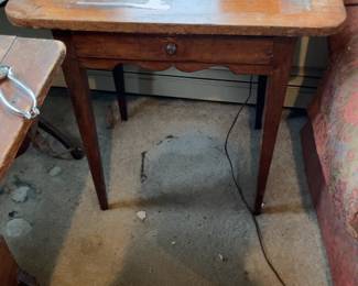 Antique Queen Anne Tavern Table