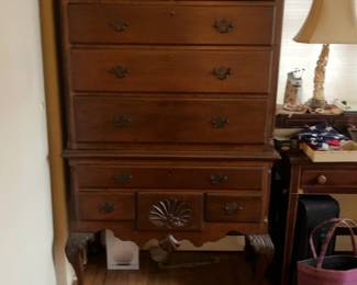Traditional Chippendale Style Highboy Chest of Drawers with Shell Carvings 36 x 80 x 20