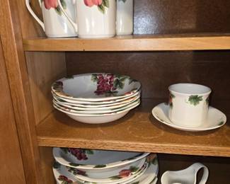 Royal Doulton 'Vintage Grape' China set