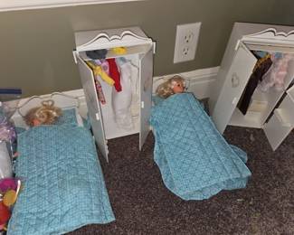 1970's Sindy dolls & wardrobes