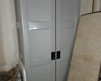 Storage cabinet