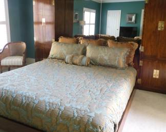 king bed and bedding