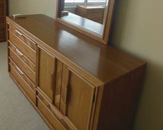 bedroom dresser and mirror