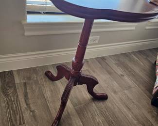 pie crust table, vintage