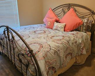 comfortable guested or kid's bed